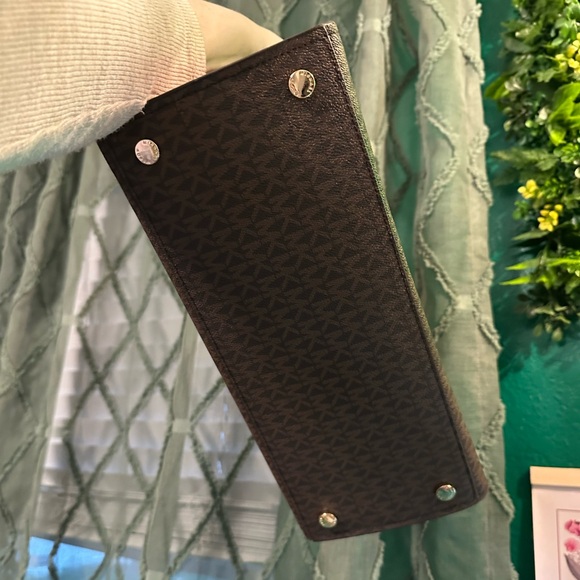 Satchel/Crossbody - Picture 5 of 5